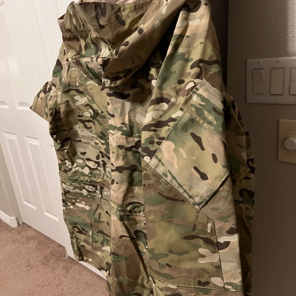 Camouflage Raincoat - Picture 4 of 10